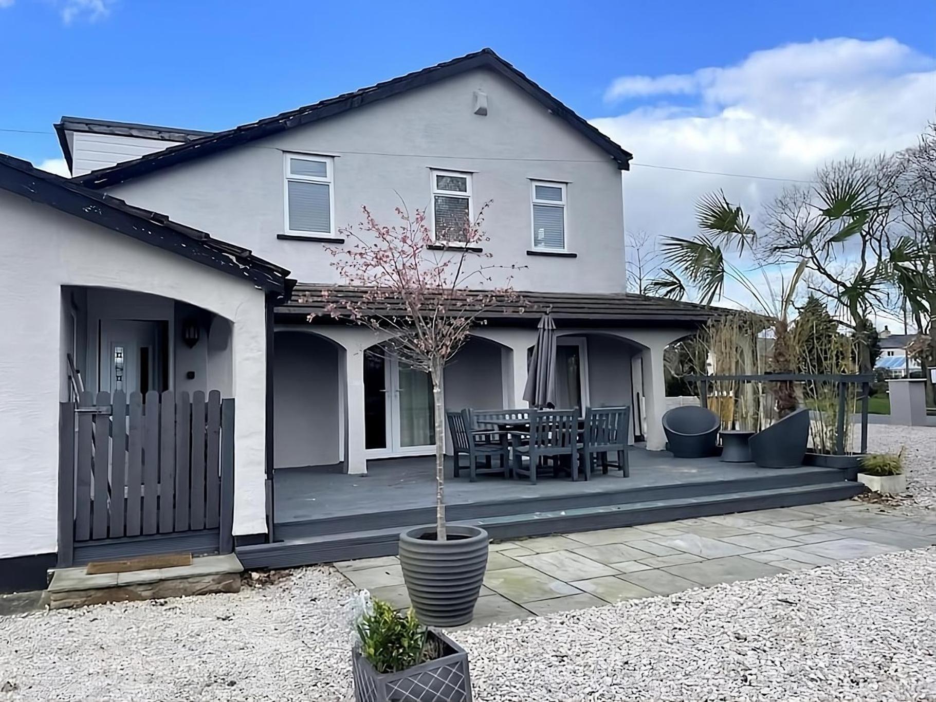 Spacious 2 Bed Ribble Valley Apartment Блекбърн Екстериор снимка